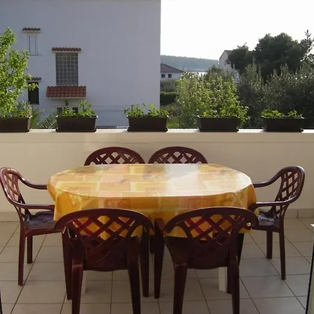 Two-bedroom In Barbat V アパート Barbat na Rabu
